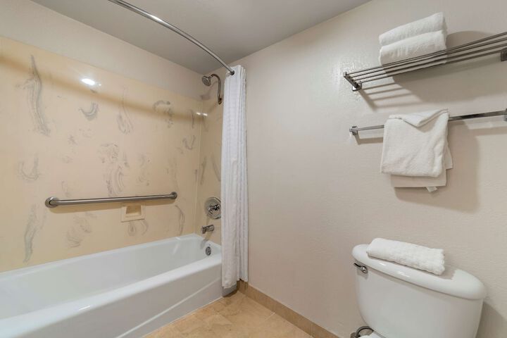 Room 14 of 38