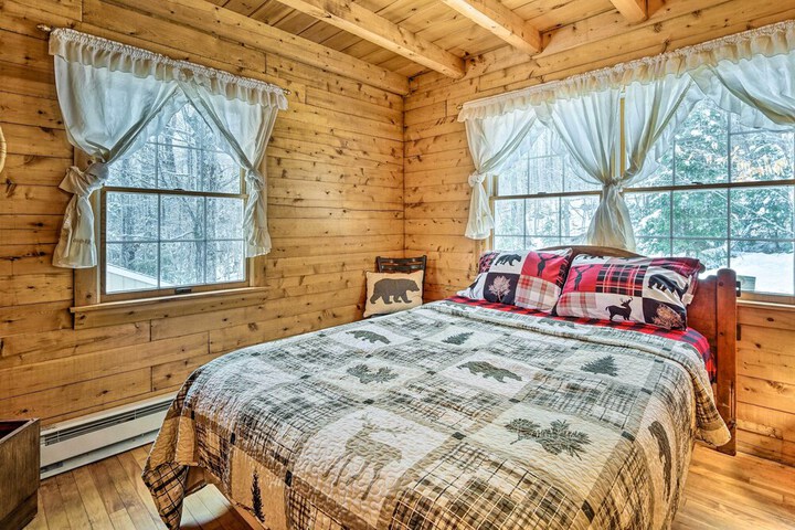 Andover Cabin Retreat w / Hot Tub & Fireplace!