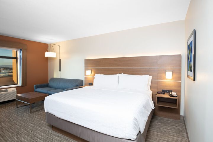 Holiday Inn Express & Suites St. George North - Zion by IHG