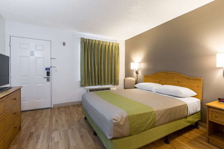 Room 15 of 24