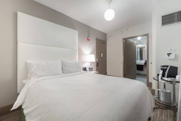 Room 43 of 65