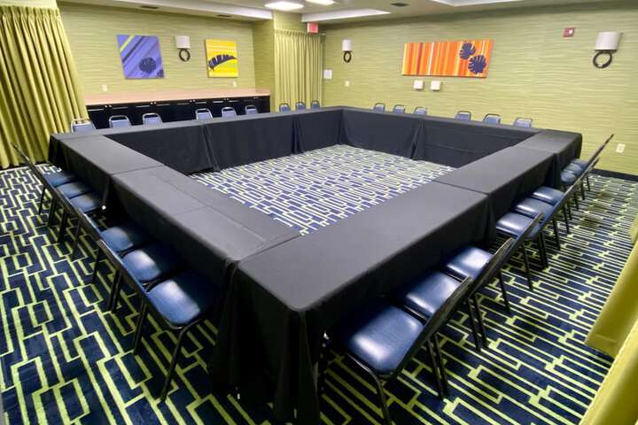Holiday Inn Express Suites Plant City by IHG