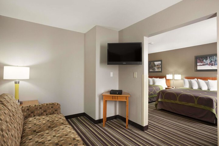 Room 9 of 17
