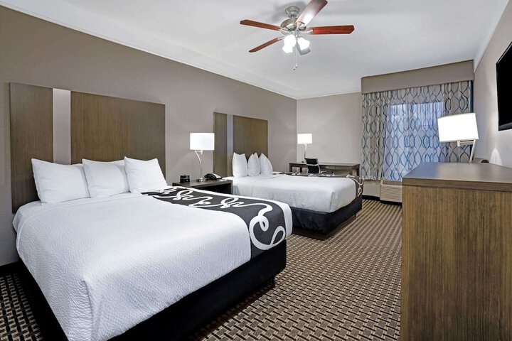 La Quinta Inn & Suites by Wyndham Conroe