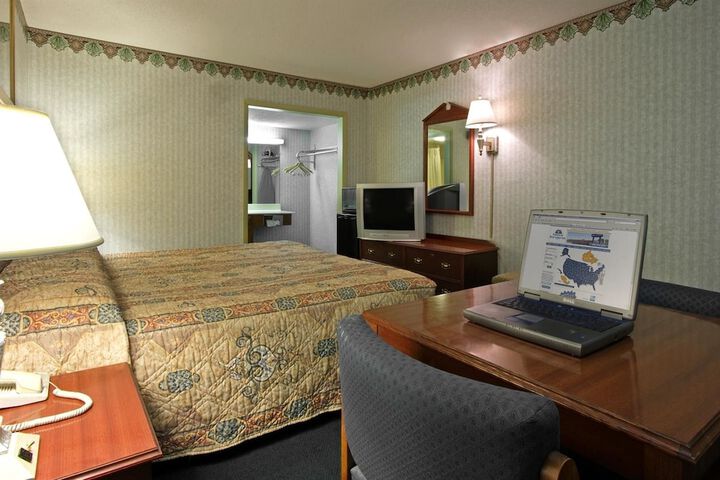Room 10 of 20