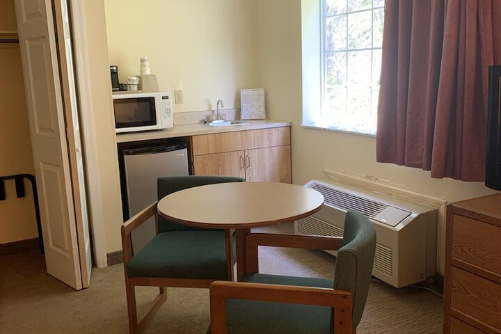 Room 27 of 32