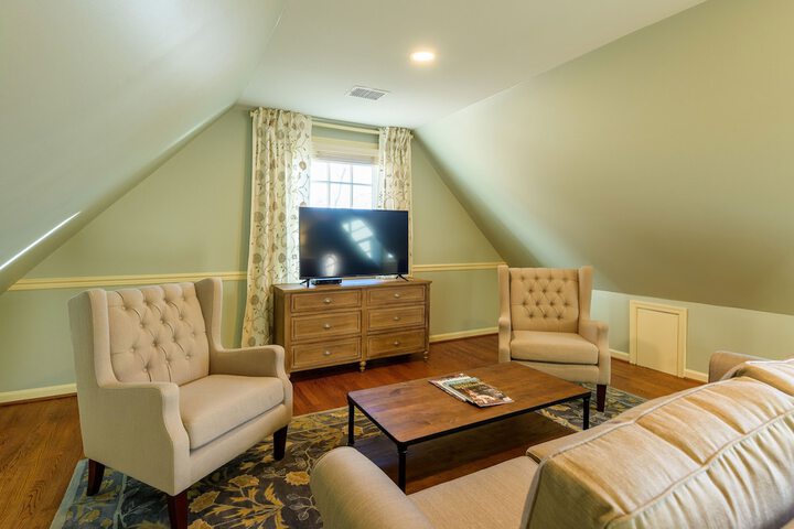 Room 74 of 176