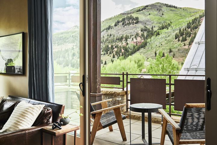 Element 52 Auberge Collection