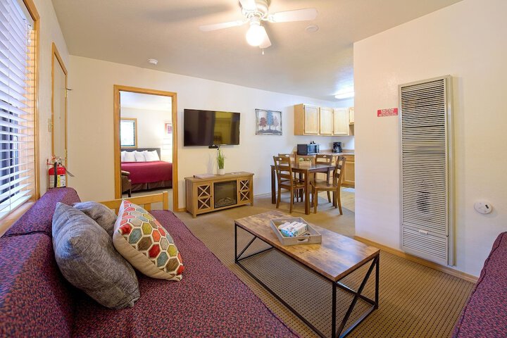 Room 13 of 16