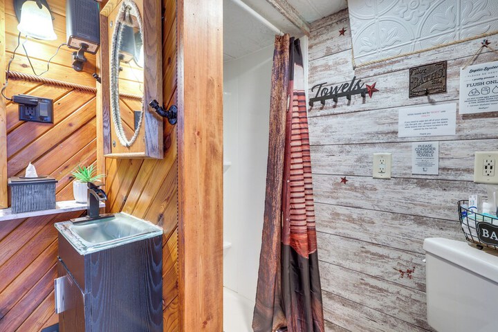 Tiny Cabin w / Outdoor Dining Area - Near Keystone!