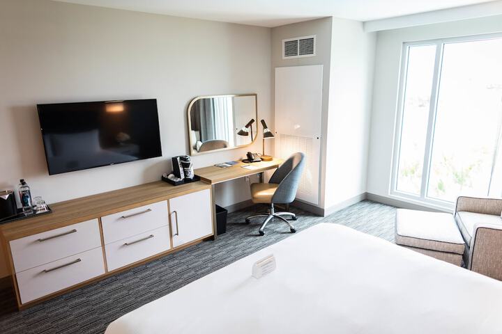 Room 42 of 77