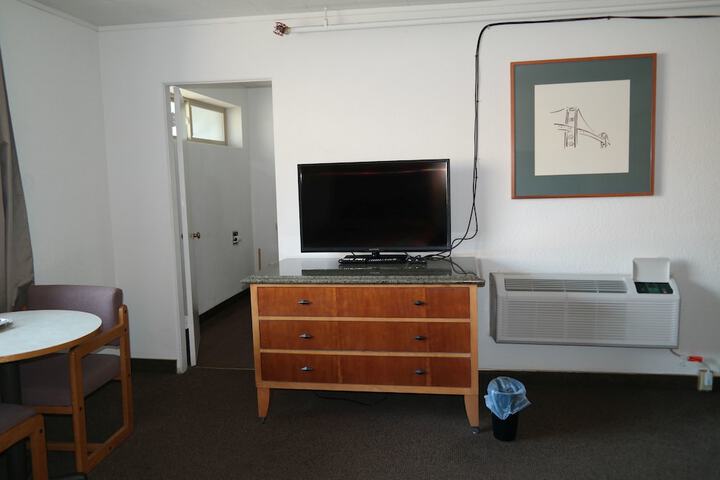 Room 16 of 19
