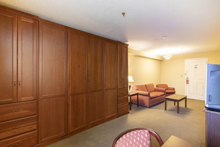 Room 36 of 84