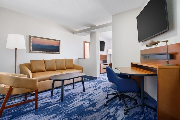 Room 15 of 25