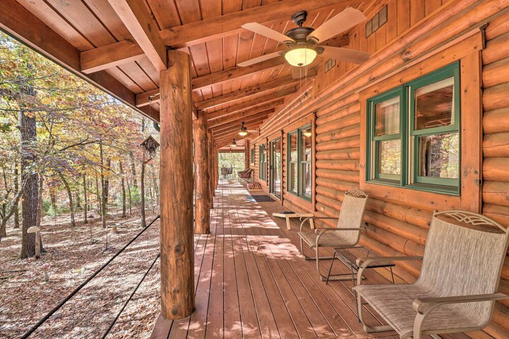 serenity Woods Cabin w / Hot Tub & Fire Pit