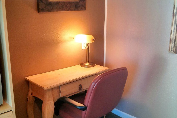 Green Gables Motel & Suites