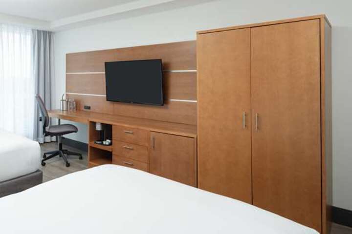 Room 33 of 92