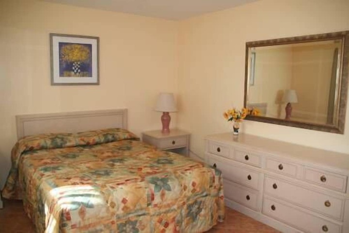 Room 11 of 48