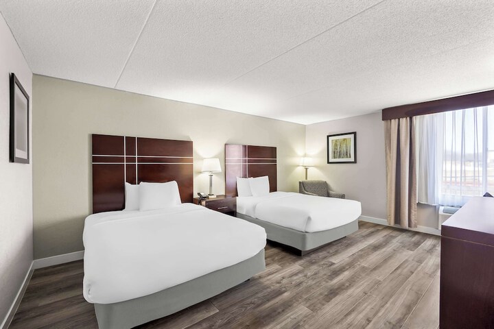 Best Western Luxbury Inn Fort Wayne