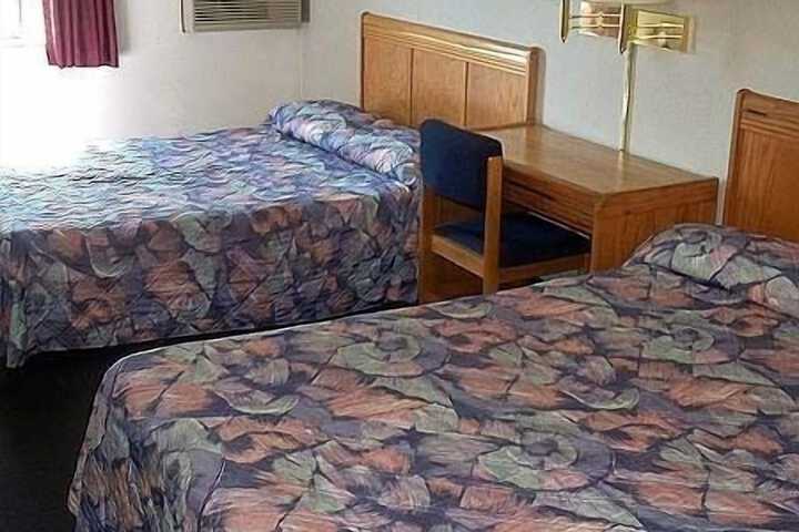Room 28 of 39