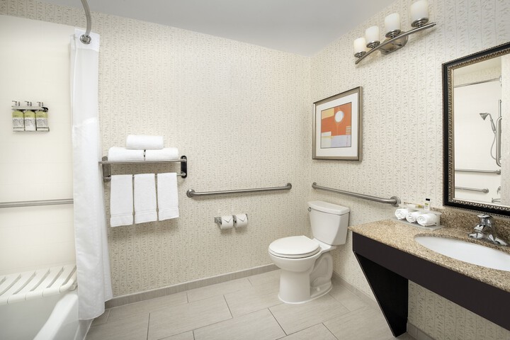 Room 25 of 48