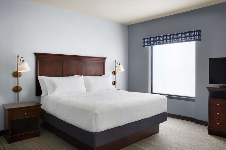 Room 6 of 27