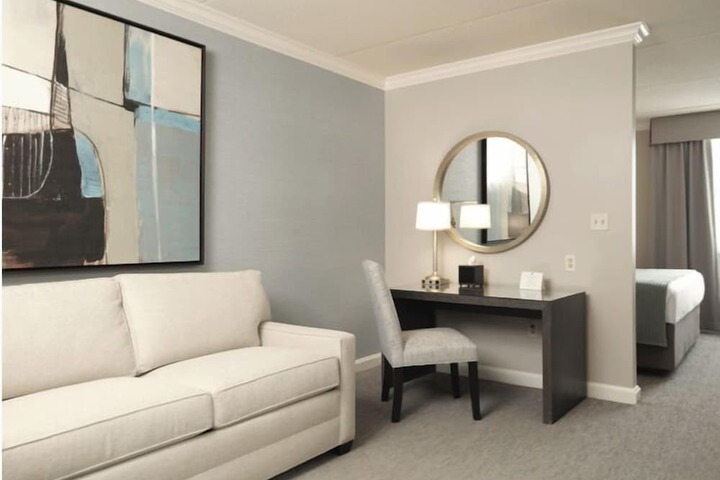Ethan Allen Hotel
