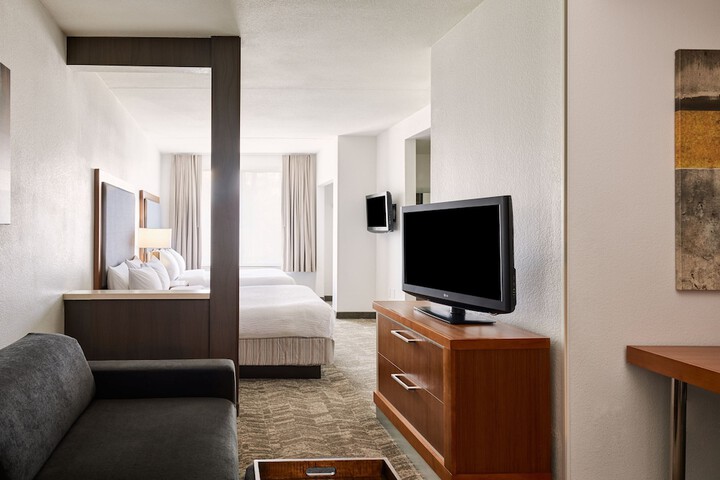 Room 16 of 25
