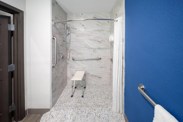 La Quinta Inn & Suites by Wyndham Kyle - Austin South