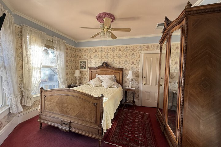 Room 5 of 22