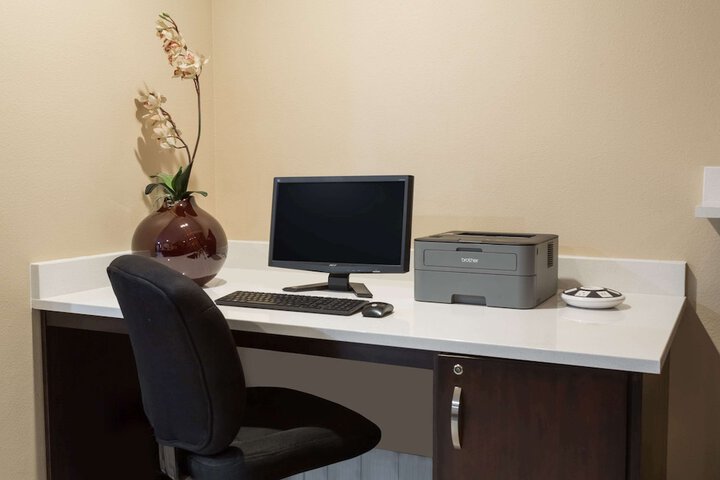 Business Center 15 of 15