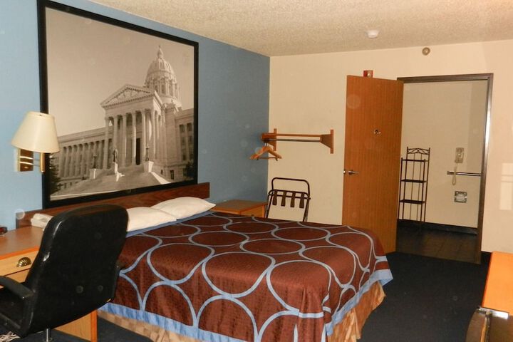Room 14 of 46