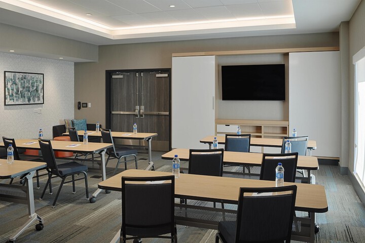 Hyatt House Columbus OSU / Short North