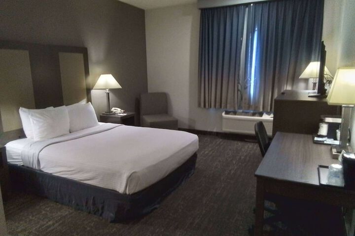 Room 14 of 28