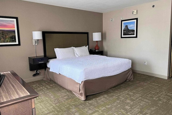 Summit Suites
