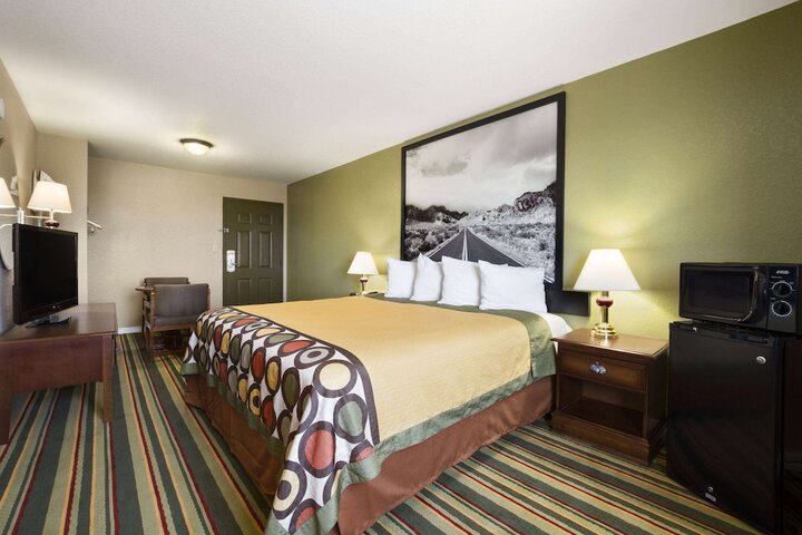 Room 19 of 24