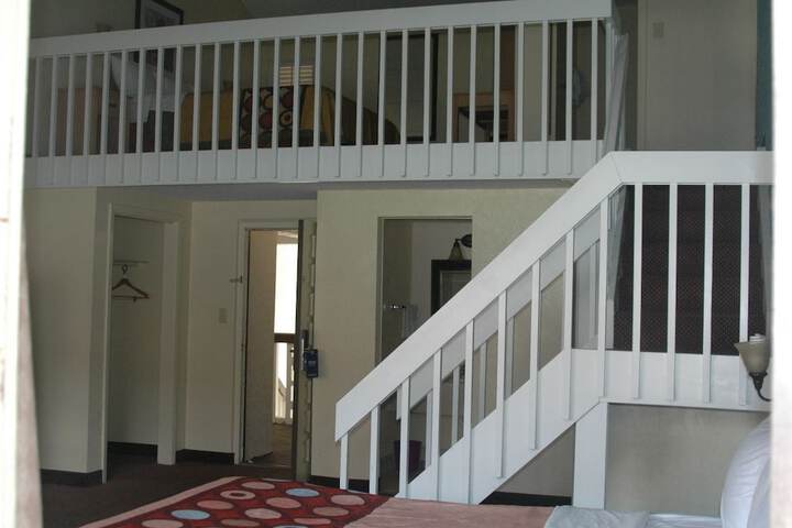 Room 13 of 40
