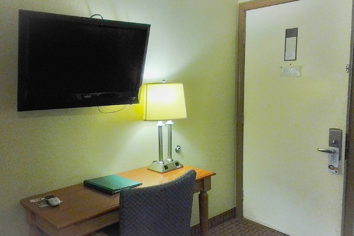 Room 38 of 82