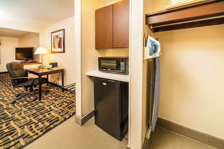 Quality Inn & Suites Danville East