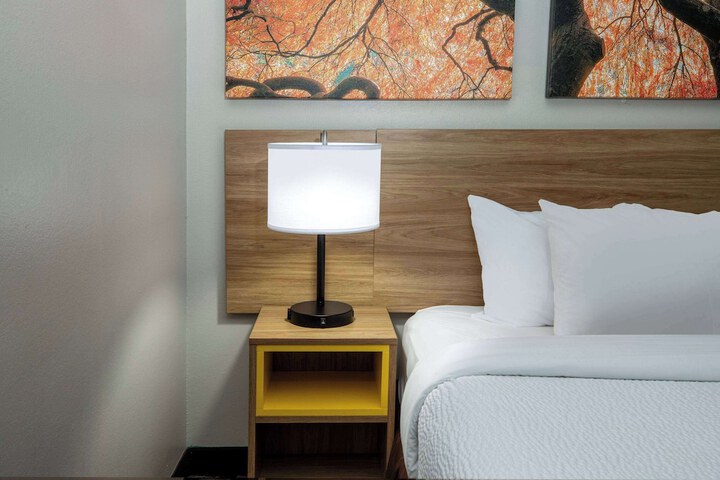 Room 27 of 42