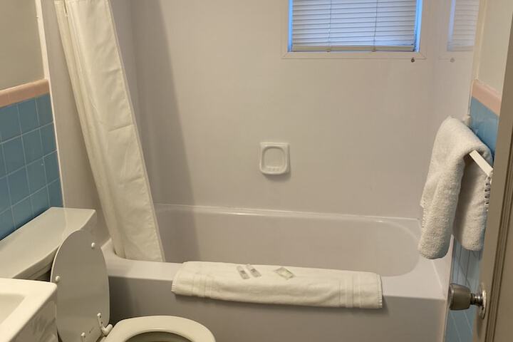 Room 28 of 81