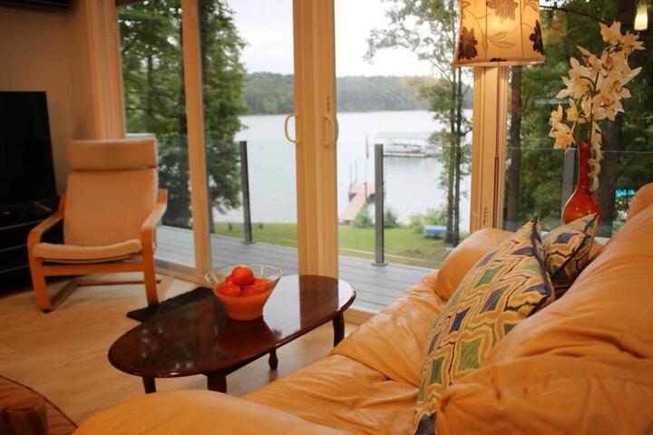 Paradise View Getaway-Dacha
