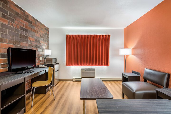 Room 8 of 27