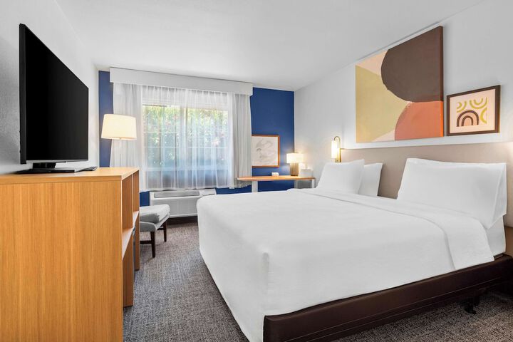 Spark by Hilton Modesto