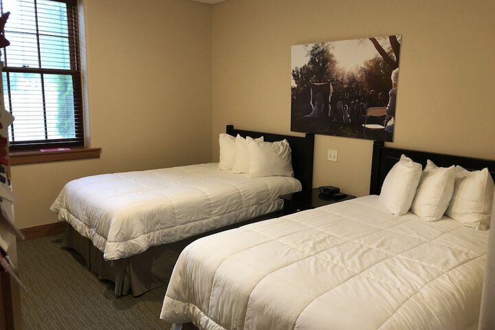 Room 10 of 16