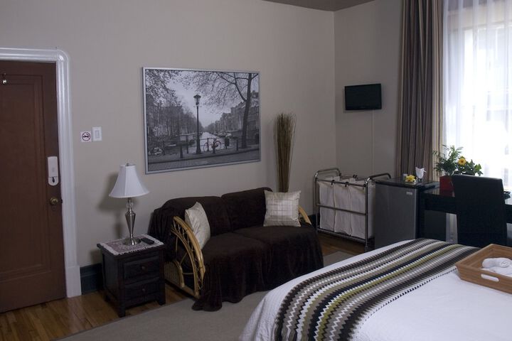 Room 21 of 37