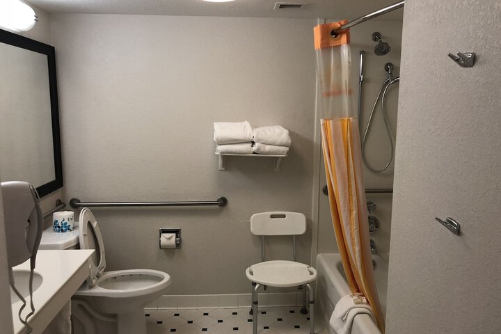 Room 13 of 48