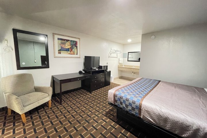 Room 14 of 23