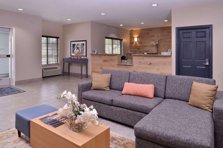 Country Inn & Suites by Radisson Omaha Airport, IA