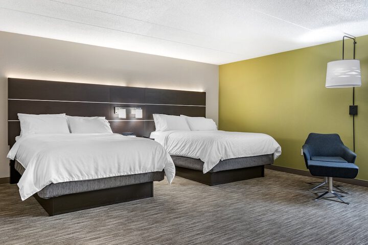 Room 9 of 24